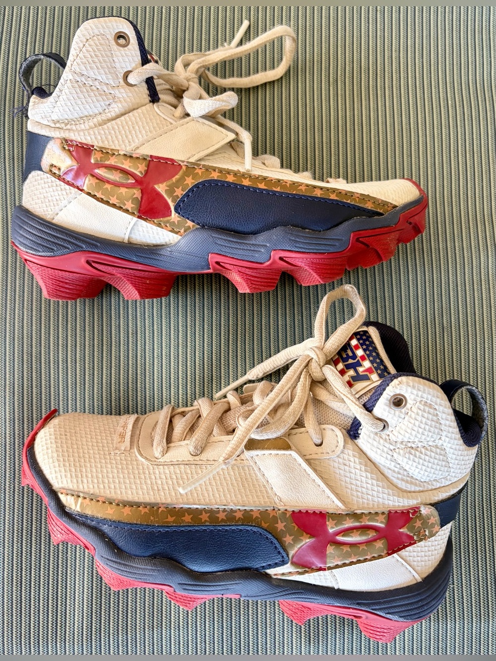 Boys Under Armour Red White Blue Gold USA Patriotic Baseball Cleats Size 12k